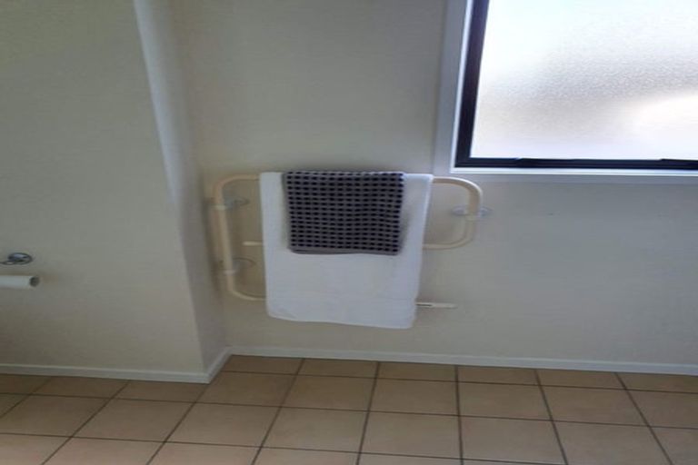 Photo of property in Harbour View Terraces, 9/170 Mokoia Road, Chatswood, Auckland, 0626