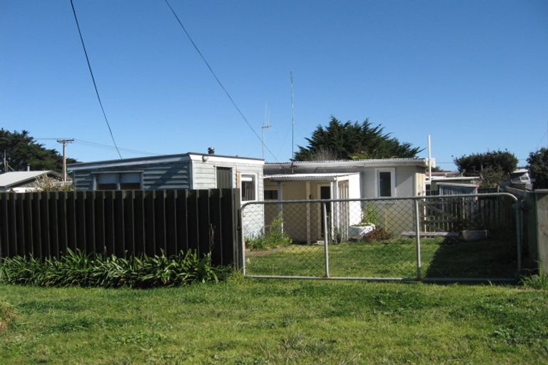Photo of property in 28 Raukawa Street, Himatangi Beach, Foxton, 4891