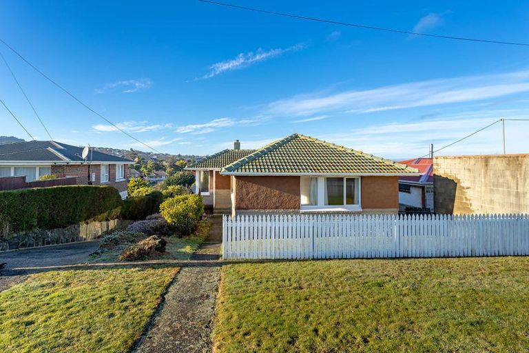 Photo of property in 17 Glendevon Place, Vauxhall, Dunedin, 9013