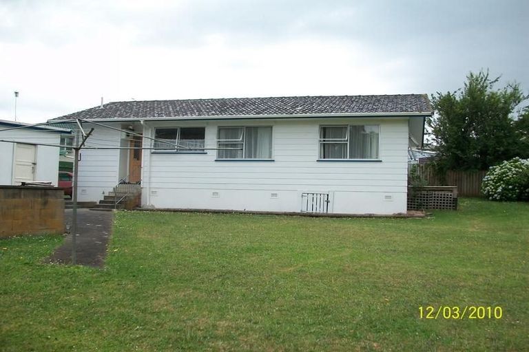 Photo of property in 31 Felgrove Street, Glendene, Auckland, 0602