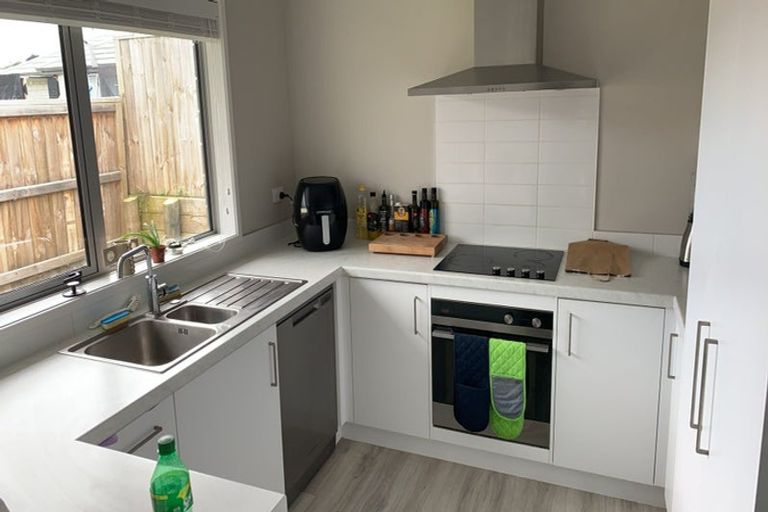 Photo of property in 98 Whakaturou Crescent, Pyes Pa, Tauranga, 3112