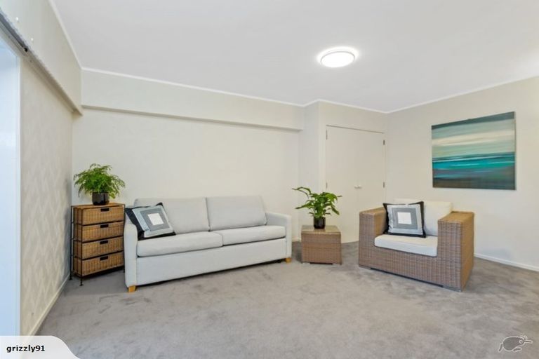 Photo of property in 2/38 Walter Street, Hauraki, Auckland, 0622