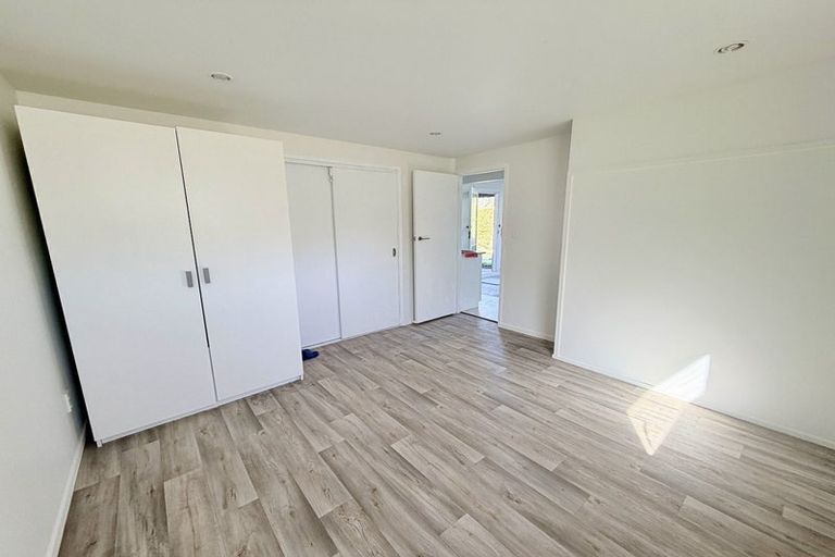 Photo of property in 14 Heather Place, Sunnynook, Auckland, 0620