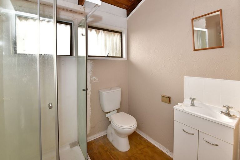 Photo of property in 11 Albert Hall Drive, Red Beach, 0932