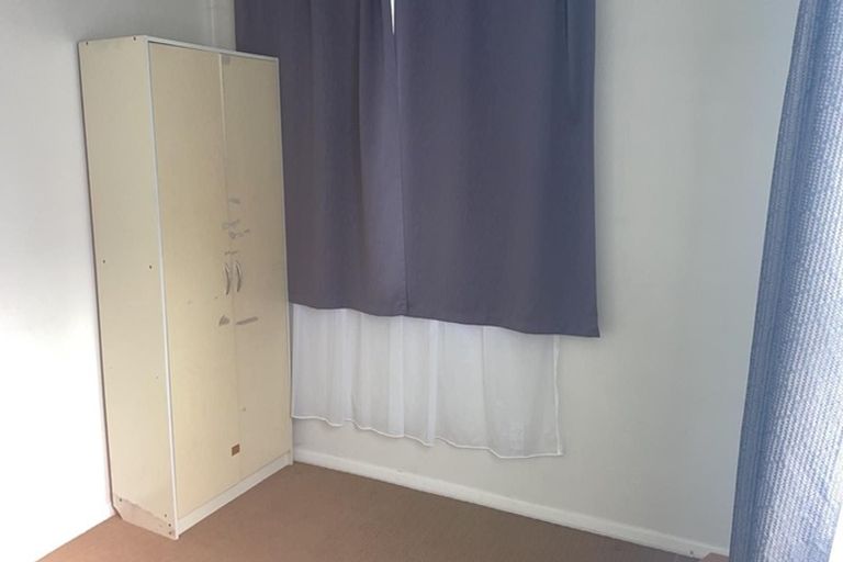 Photo of property in 11a Bamboo Grove, Kelston, Auckland, 0602