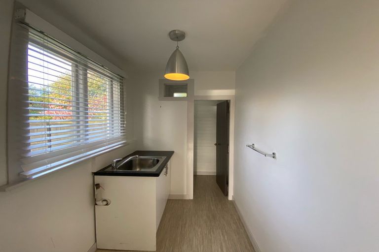 Photo of property in 102 Hawford Road, Opawa, Christchurch, 8023