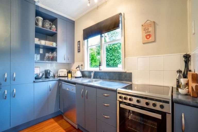 Photo of property in 19 East Street, Terrace End, Palmerston North, 4410