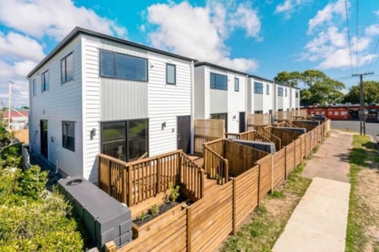 Photo of property in 1b Kairanga Street, Mangere East, Auckland, 2024