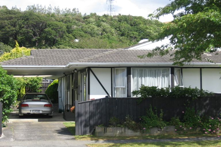 Photo of property in 2/52 Gemstone Drive, Birchville, Upper Hutt, 5018