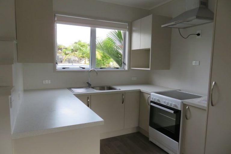 Photo of property in 16 Chipping Dale, Mangere Bridge, Auckland, 2022
