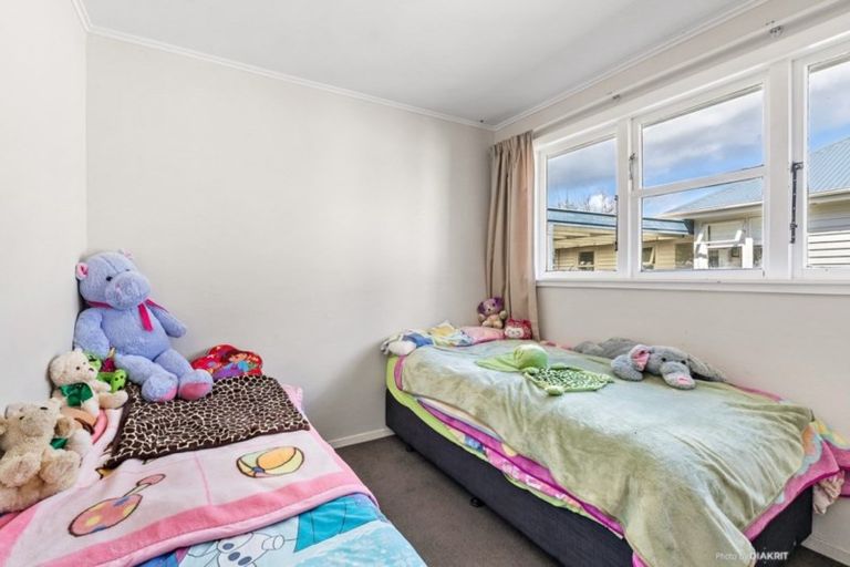 Photo of property in 15 Maher Street, Elderslea, Upper Hutt, 5018