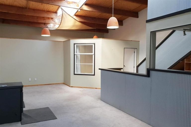 Photo of property in 2/410 The Esplanade, Island Bay, Wellington, 6023