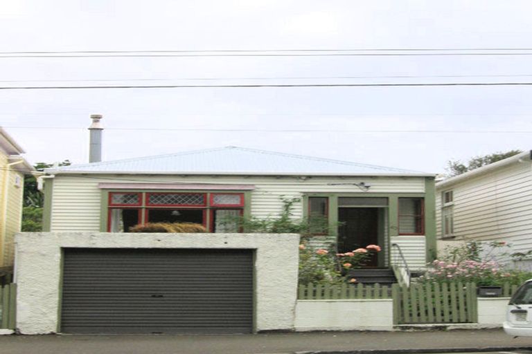 Photo of property in 43 Roy Street, Newtown, Wellington, 6021