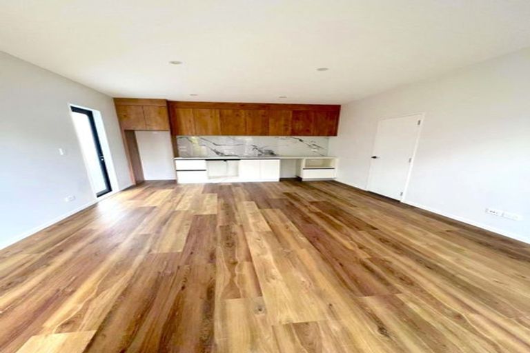 Photo of property in 1 Benchmark Drive, Massey, Auckland, 0614