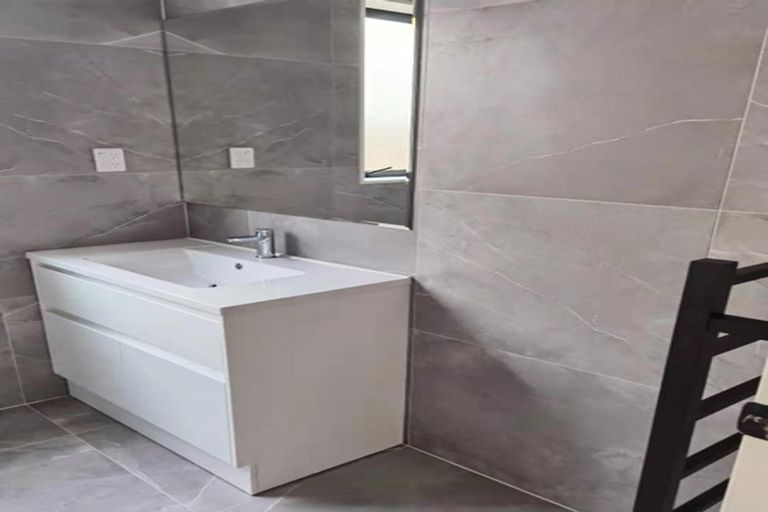 Photo of property in 23 Hakinakina Drive, Flat Bush, Auckland, 2019