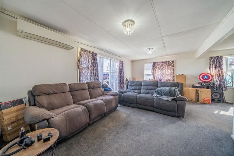 Photo of property in 5 Cypress Drive, Maungaraki, Lower Hutt, 5010