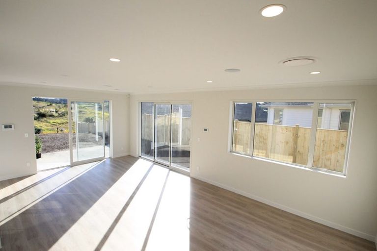 Photo of property in 13 Maka Terrace, Orewa, 0931