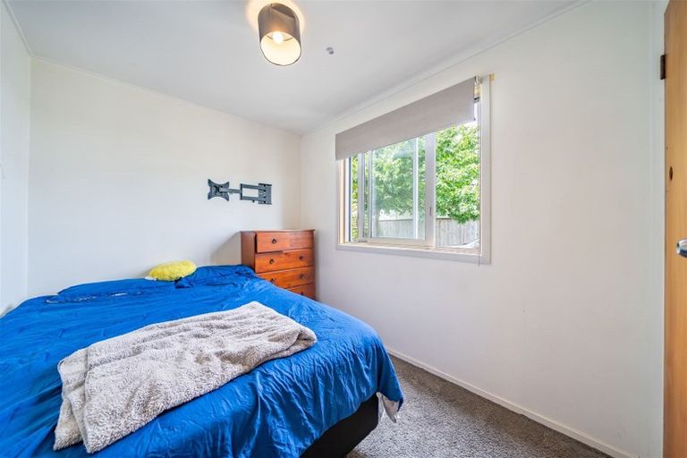 Photo of property in 2/19 Pirie Crescent, Moera, Lower Hutt, 5010