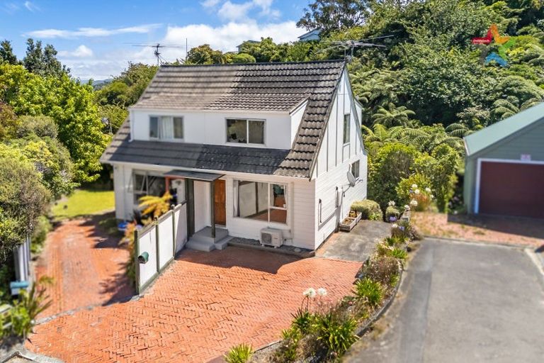 Photo of property in 12a Jacaranda Grove, Maungaraki, Lower Hutt, 5010