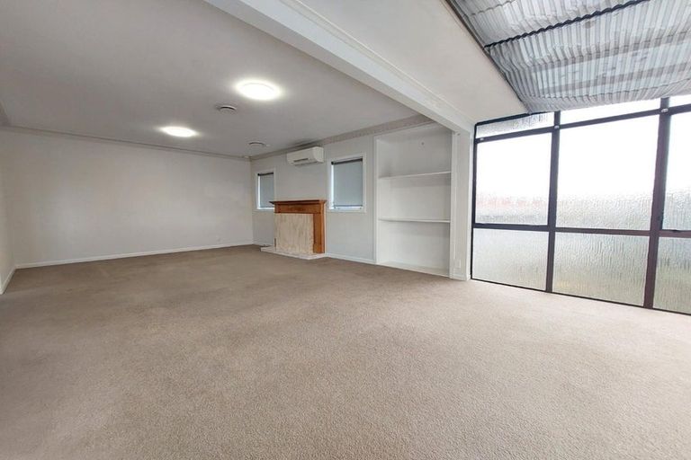 Photo of property in 56 Sherwood Avenue, Te Atatu South, Auckland, 0610