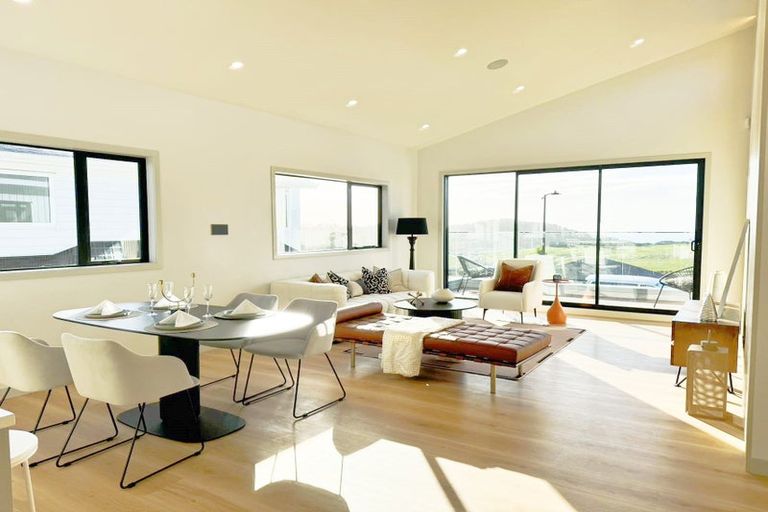 Photo of property in 62 Matangi View Drive, Orewa, 0931