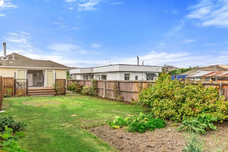 Photo of property in 71 Hargood Street, Woolston, Christchurch, 8062