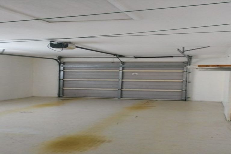 Photo of property in 2/3 Elmwood Place, Manurewa, Auckland, 2102