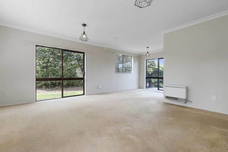 Photo of property in 137 Tuhikaramea Road, Dinsdale, Hamilton, 3204