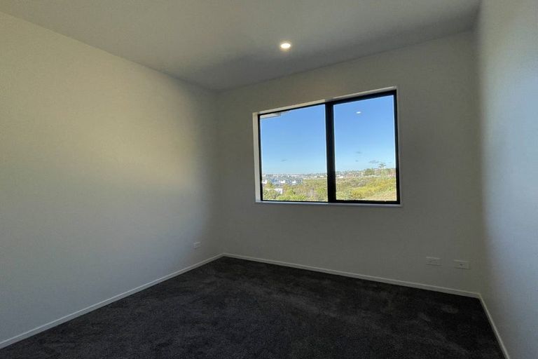 Photo of property in 10 Awaiti Way, Orewa, 0931