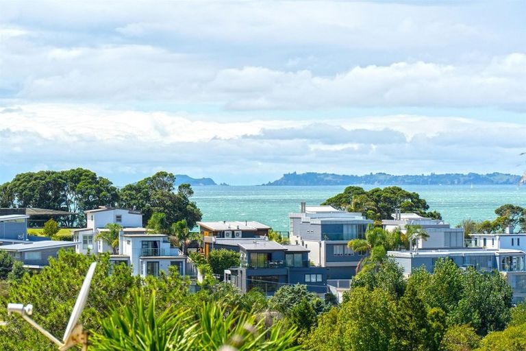 Photo of property in 105 Braemar Road, Castor Bay, Auckland, 0620