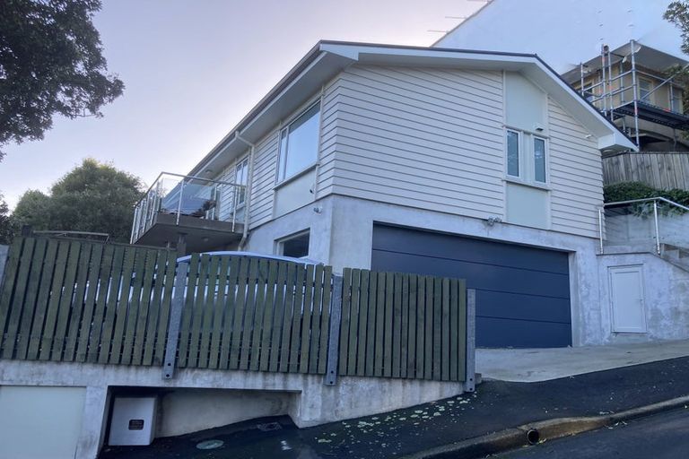 Photo of property in 2 Gowrie Street, Brooklyn, Wellington, 6021