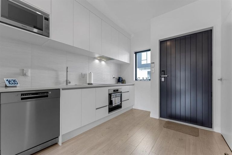 Photo of property in 109a Moire Road, West Harbour, Auckland, 0618