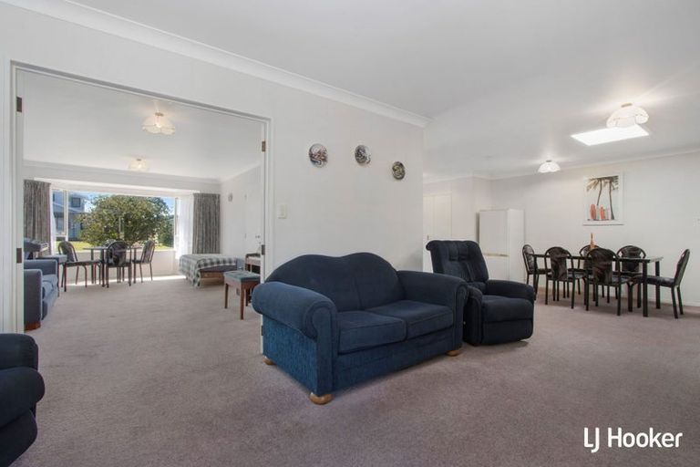 Photo of property in 87 Beach Road, Waihi Beach, 3611