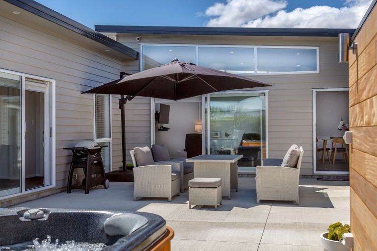 Photo of property in 18 Tuscan Lane, Martinborough, 5711