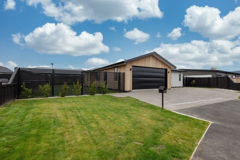 Photo of property in 17 Silverdale Place, Mosgiel, 9024