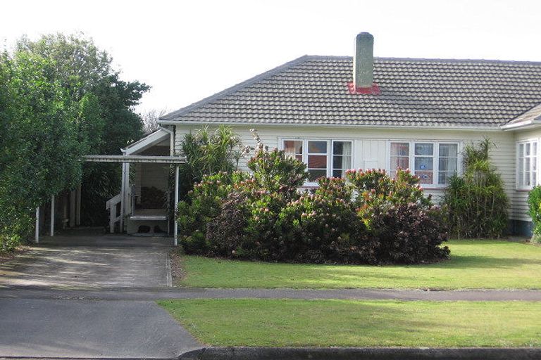 Photo of property in 35 Millar Street, Terrace End, Palmerston North, 4410