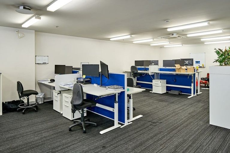 Photo of property in Montreaux, 164 The Terrace, Wellington Central, Wellington, 6011