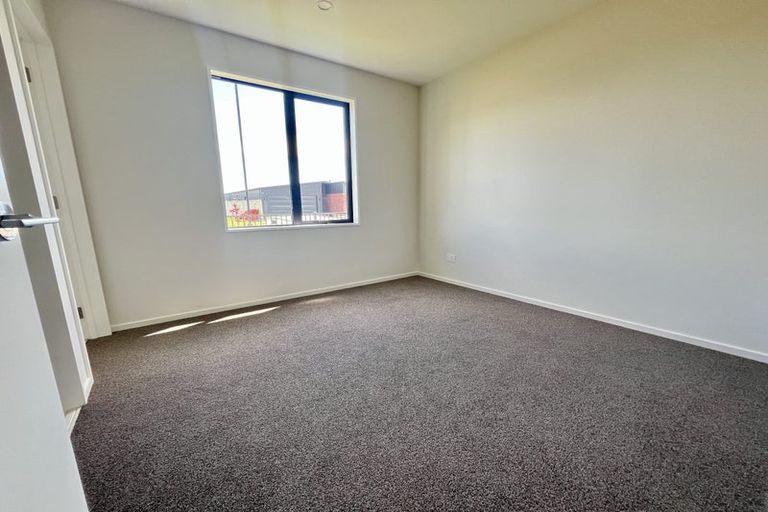 Photo of property in 1 Comer Street, Halswell, Christchurch, 8025