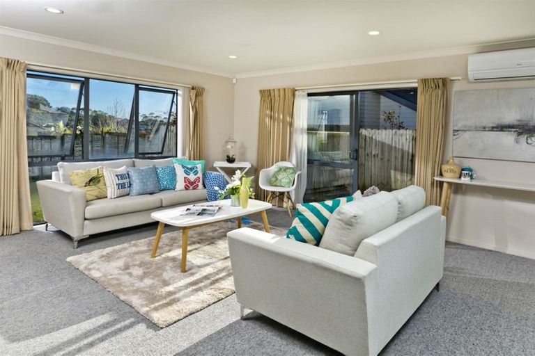 Photo of property in 14 Sapperton Drive, Henderson, Auckland, 0612