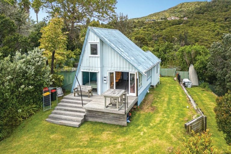 Photo of property in 69 Pye Place, Hot Water Beach, Whitianga, 3591