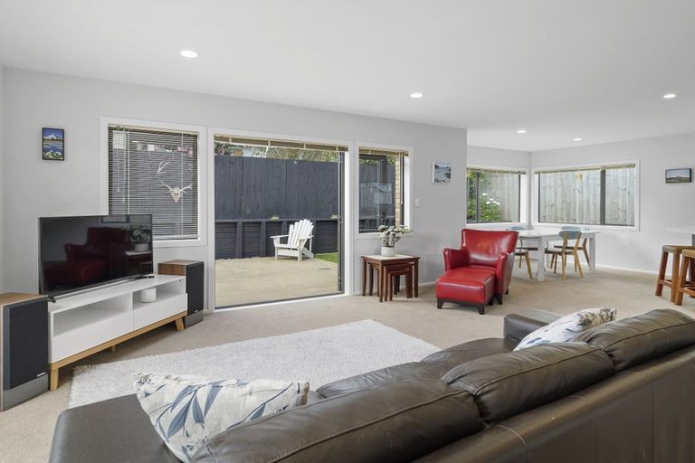 Photo of property in 1/29 Raines Avenue, Forrest Hill, Auckland, 0620