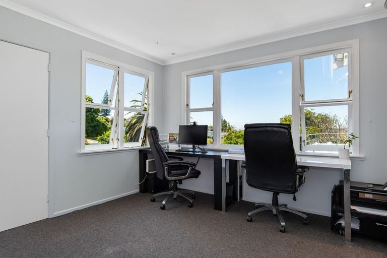 Photo of property in 114 Harbour View Road, Omokoroa, 3114