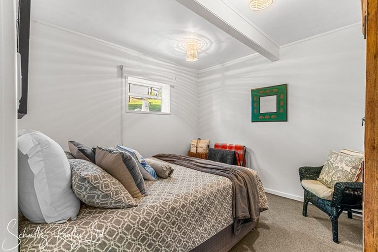 Photo of property in 23 Oxford Street, Whakapirau, 0583