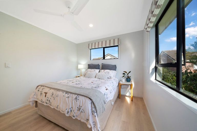 Photo of property in 3/28 Lakeside Drive, Orewa, 0931