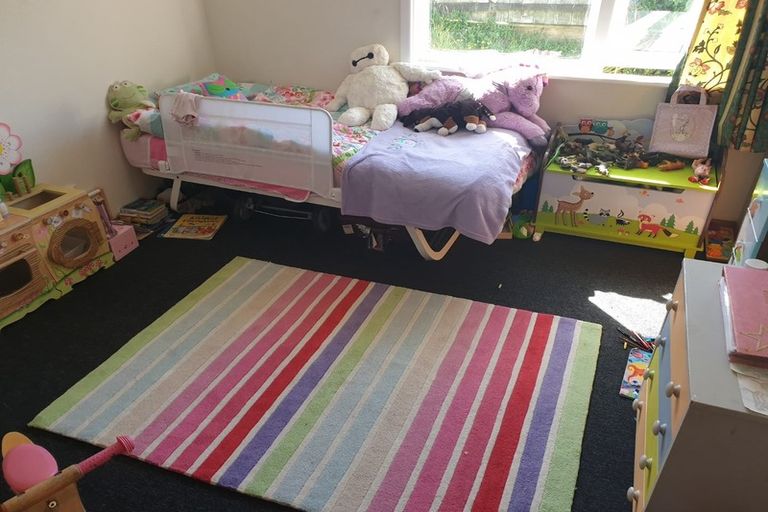 Photo of property in 43 Cardiff Crescent, Cannons Creek, Porirua, 5024