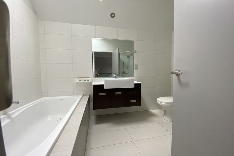 Photo of property in The Rise, 30 Hatfield Place, Albany Heights, Auckland, 0632