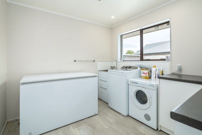 Photo of property in 30 Huxley Street, Pahiatua, 4910