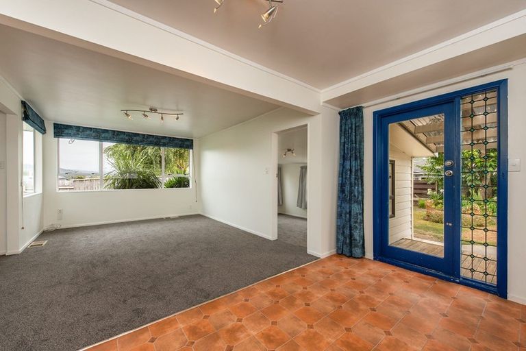 Photo of property in 37 Brightwater Crescent, Totara Park, Upper Hutt, 5018