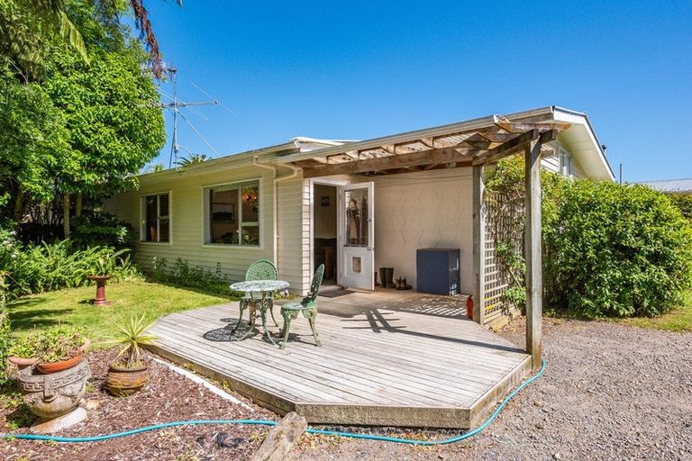 Photo of property in 46 Peka Peka Road, Peka Peka, Waikanae, 5391