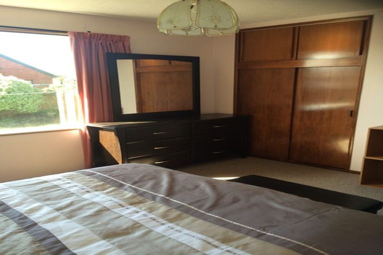 Photo of property in 2/119a Prestons Road, Redwood, Christchurch, 8051